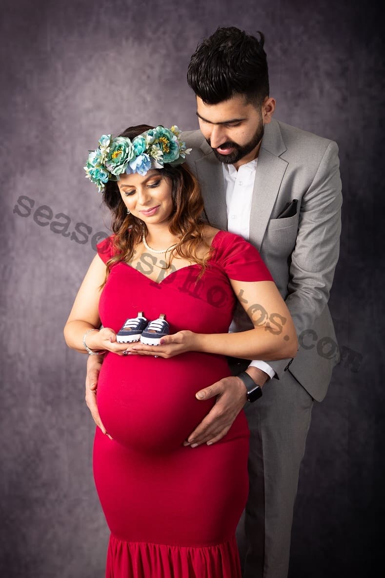 Maternity photography by Seasons Photos